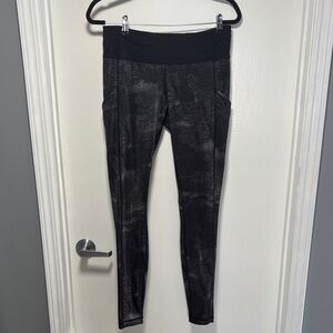 Lululemon Black and Gray patterned Leggings w pockets size 8